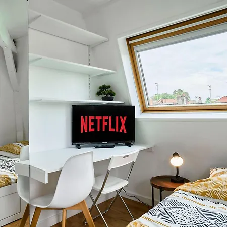 Apartment Centre, Ideal